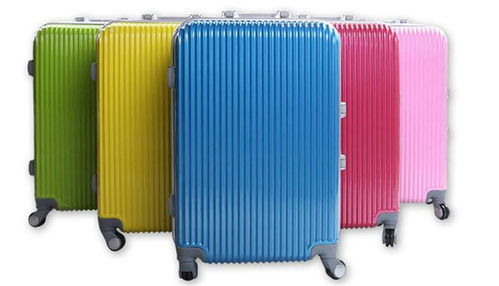 瑞森纳箱包 视觉展示与店铺装修的艺术